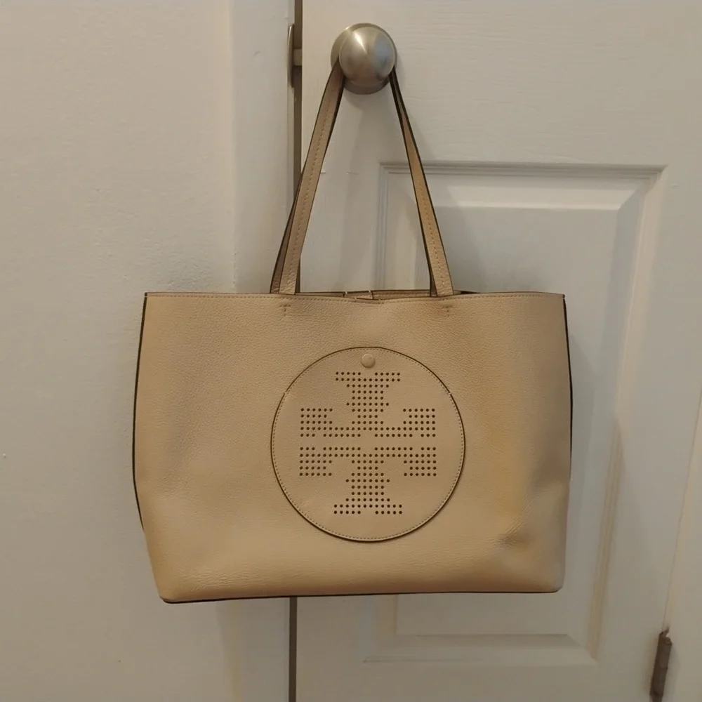 Tory Burch Perforated Logo Leather Tote Bag in Sand Dune - Picture 3 of 8